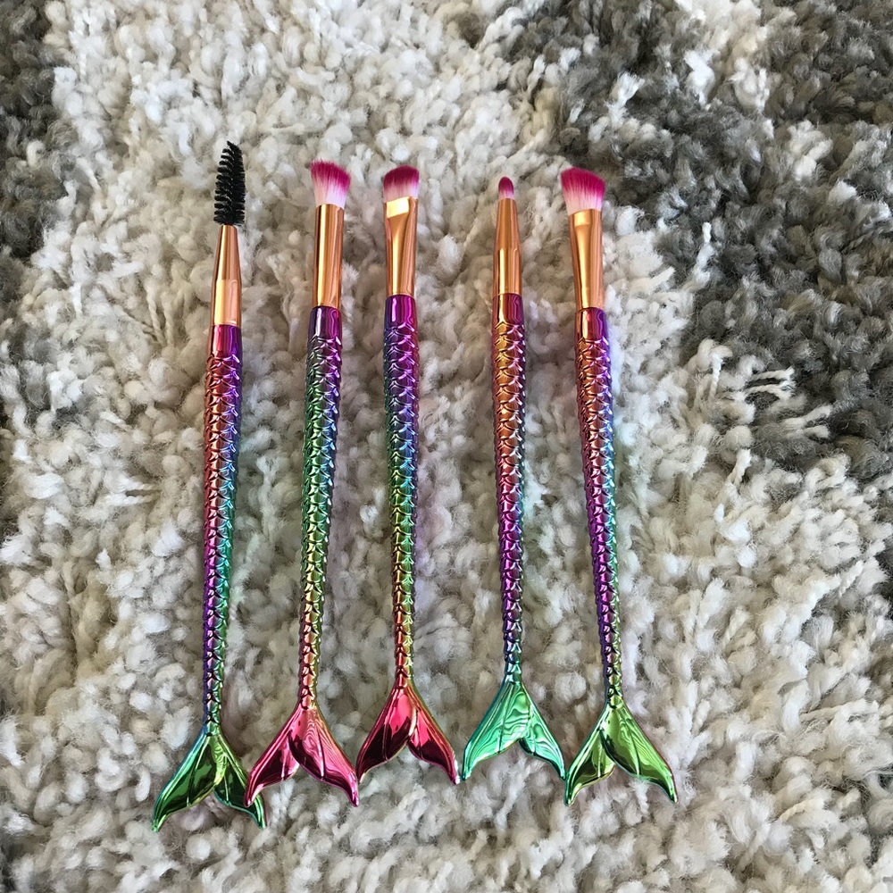 NWT Mermaid Eye Brush Cosmetic Set 🧜♀️ - Picture 4 of 6